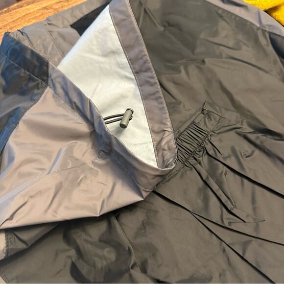 Columbia Windbreaker Gray Black Size Medium Hood Toggle Cinch Waist - Picture 8 of 8